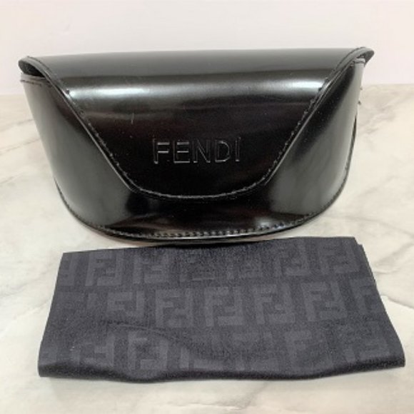 Fendi sunglasses with dust cloth and case - Picture 5 of 10